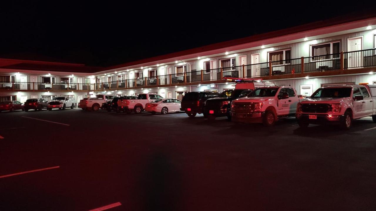 Outdoorsman Motel Wawa Luaran gambar
