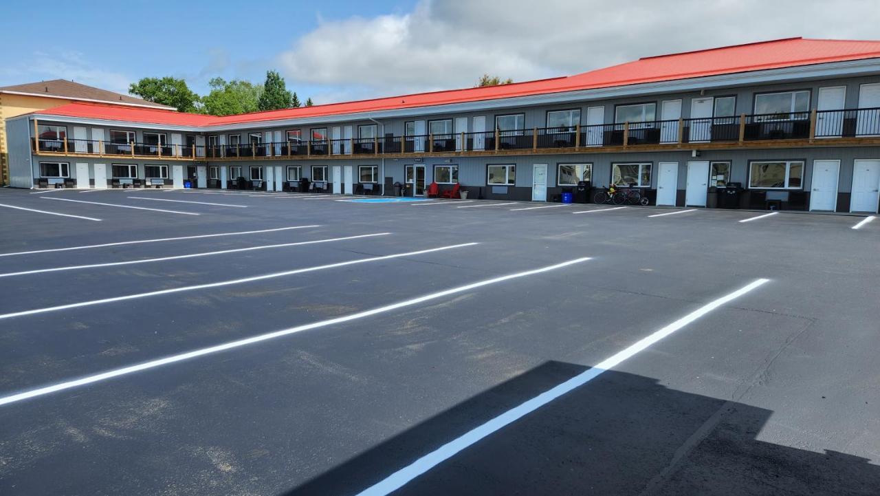 Outdoorsman Motel Wawa Luaran gambar
